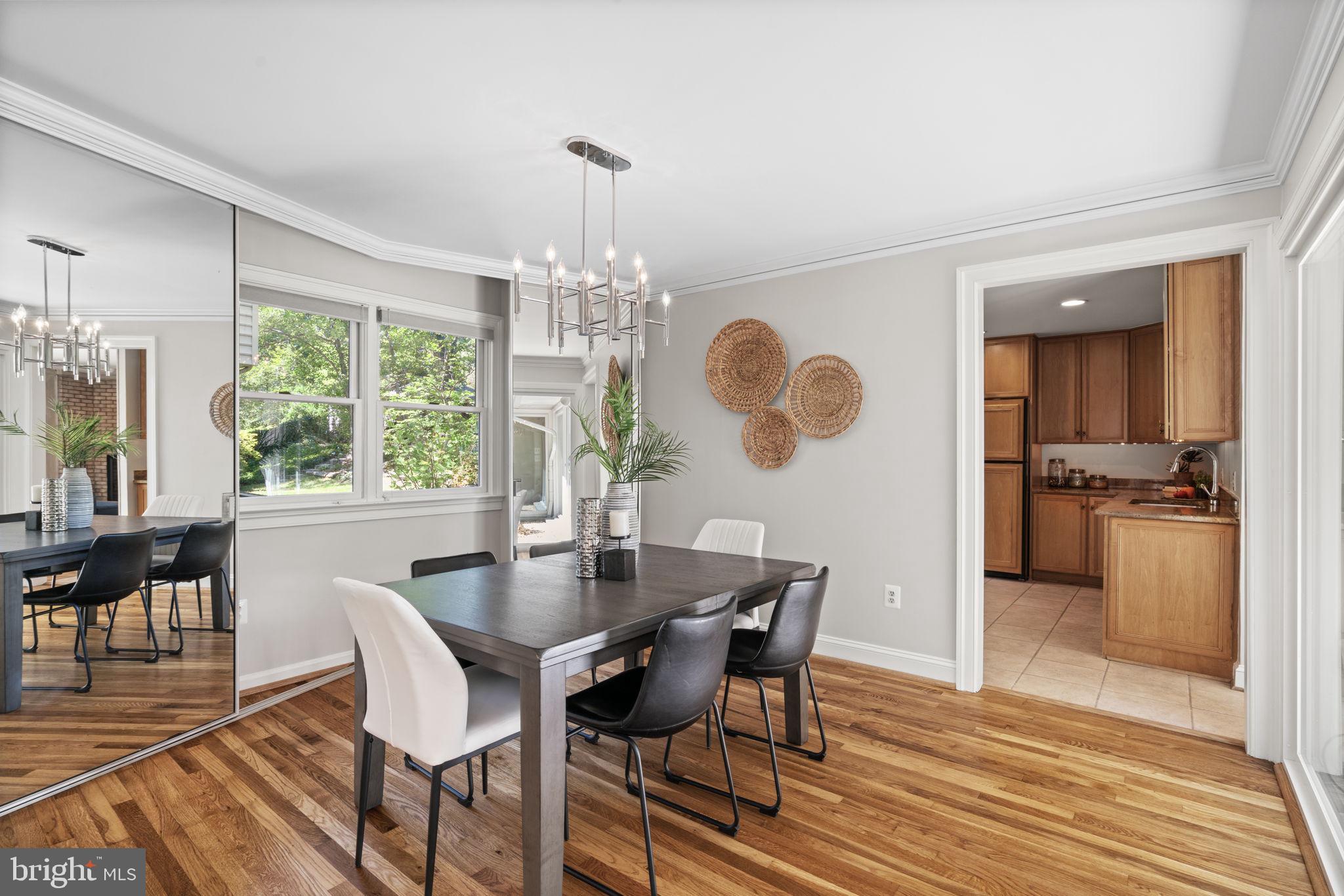 8206 Langbrook Road Springfield, VA 22152 - Photo 19 of 48 Dine in Elegance