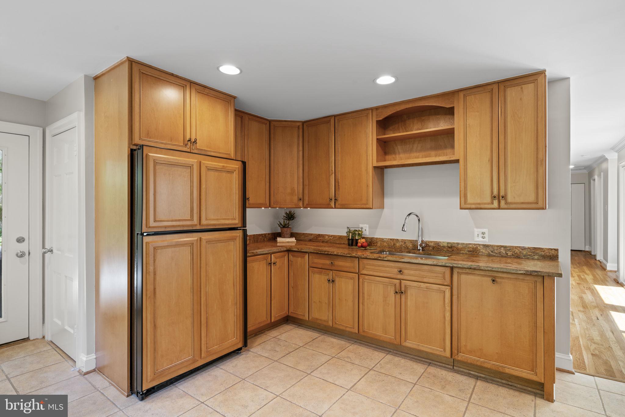 8206 Langbrook Road Springfield, VA 22152 - Photo 21 of 48 Custom Wood Cabinets