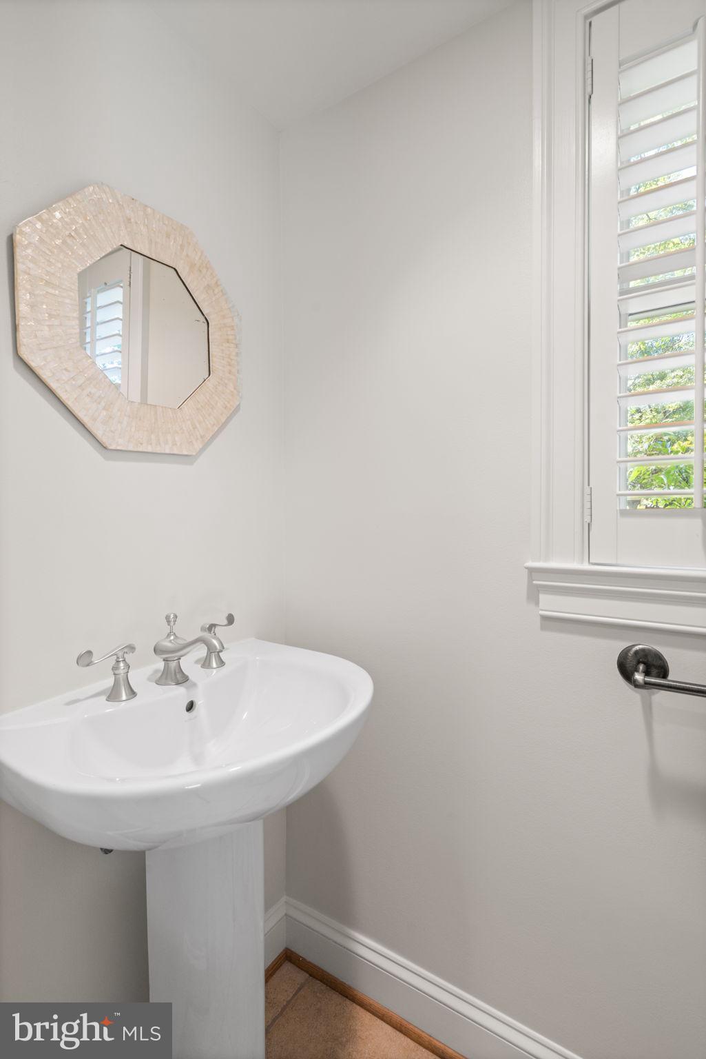 8206 Langbrook Road Springfield, VA 22152 - Photo 25 of 48 Powder Room