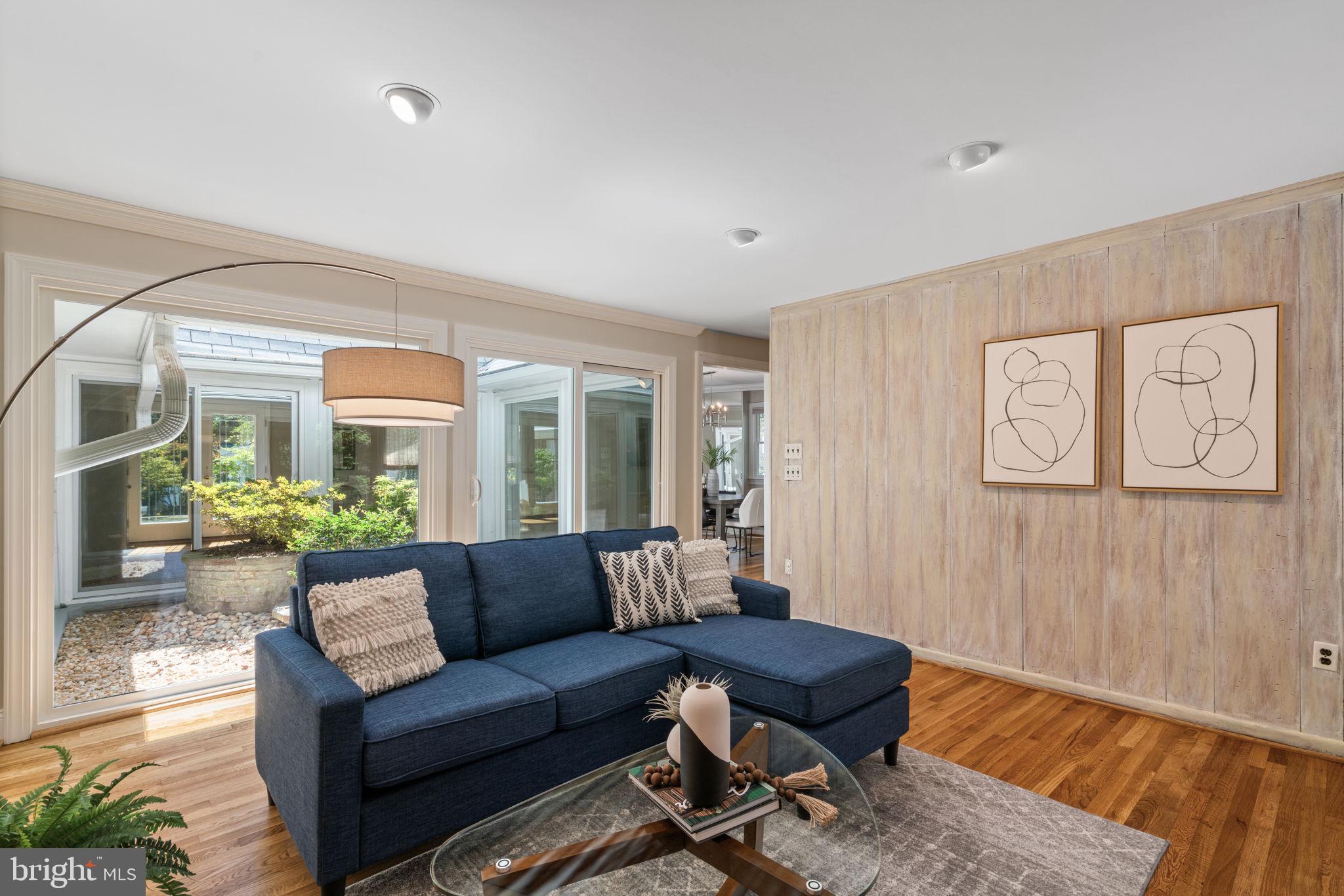 8206 Langbrook Road Springfield, VA 22152 - Photo 29 of 48 Chic & Comfortable Living