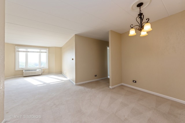 1 Renaissance Place, Unit 706 Palatine, IL 60067 - Photo 5 of 12 a view of empty room with window