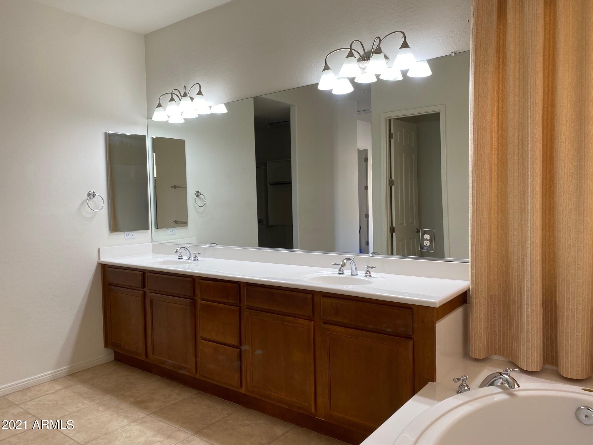 1822 West Brianna Road Phoenix, AZ 85085 - Photo 16 of 29 IMG_3219