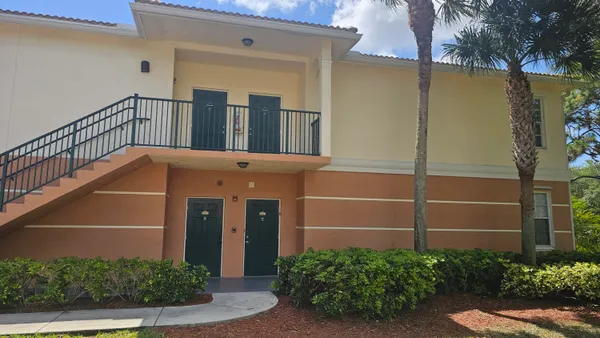 $380,000 | 1111 Myrtlewood Circle East, Unit 1111, Palm Beach Gardens, FL 33418