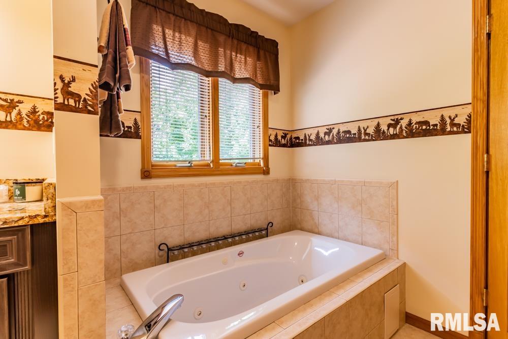 11437 Fuelberth Road Pekin, IL 61554 - Photo 18 of 36 Gallery Image 18