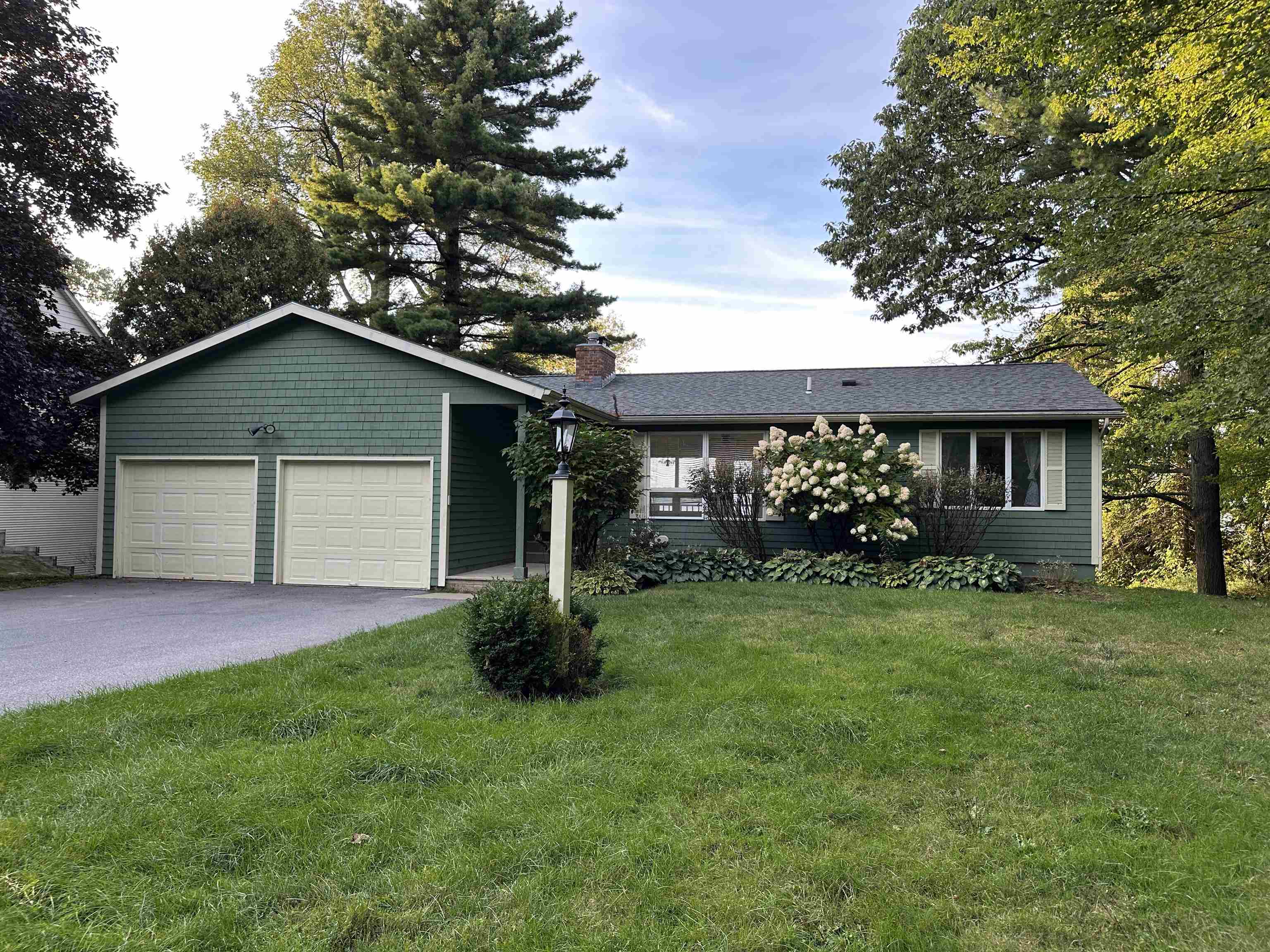 304 Thayer Bay Road Colchester, VT 05446 - Photo 1 of 32