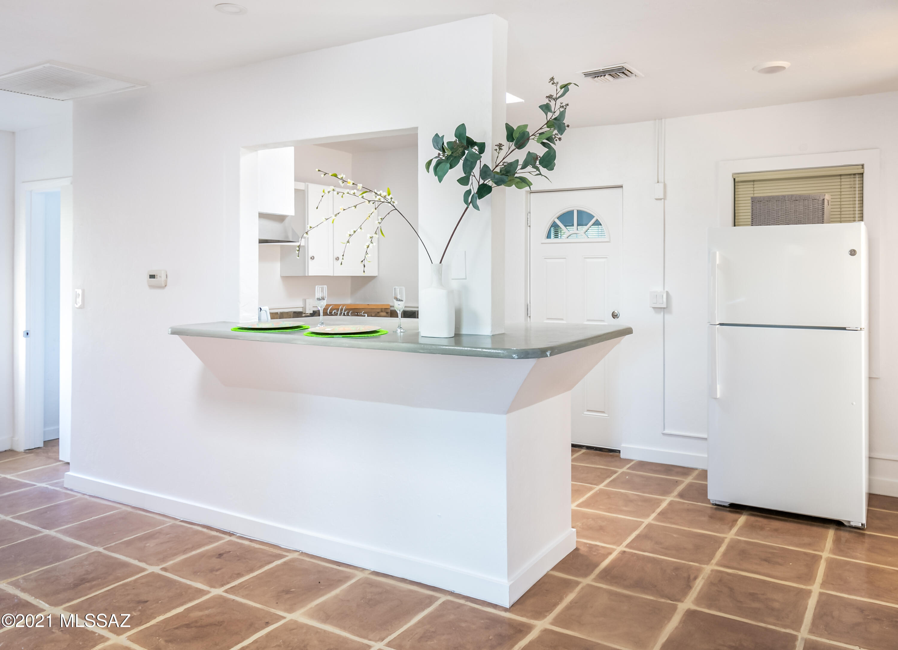 1236 East Grant Road Tucson, AZ 85719 - Photo 2 of 16 Gallery Image 2