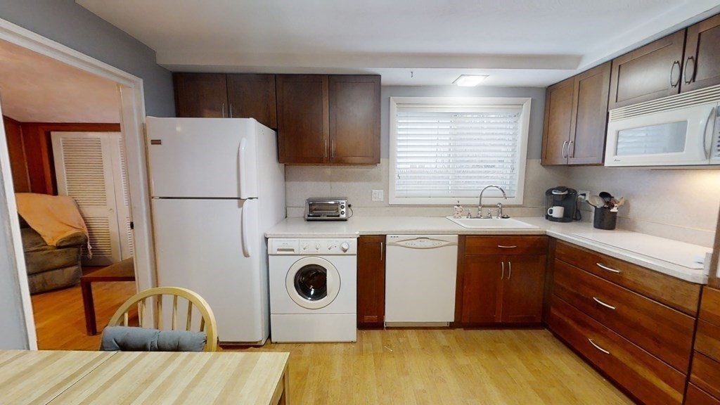 53 Lohnes Road Framingham, MA 01701 - Photo 4 of 24 Gallery Image 4