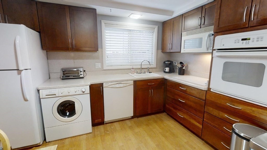 53 Lohnes Road Framingham, MA 01701 - Photo 6 of 24 Gallery Image 6