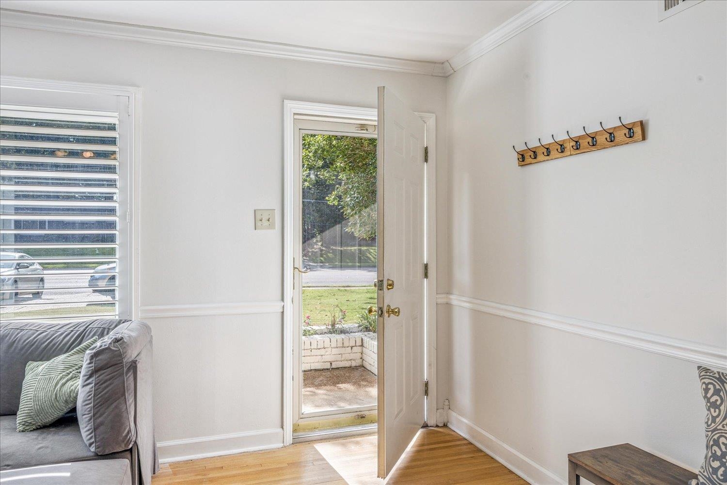 296 North White Station Road Memphis, TN 38117 - Photo 4 of 24