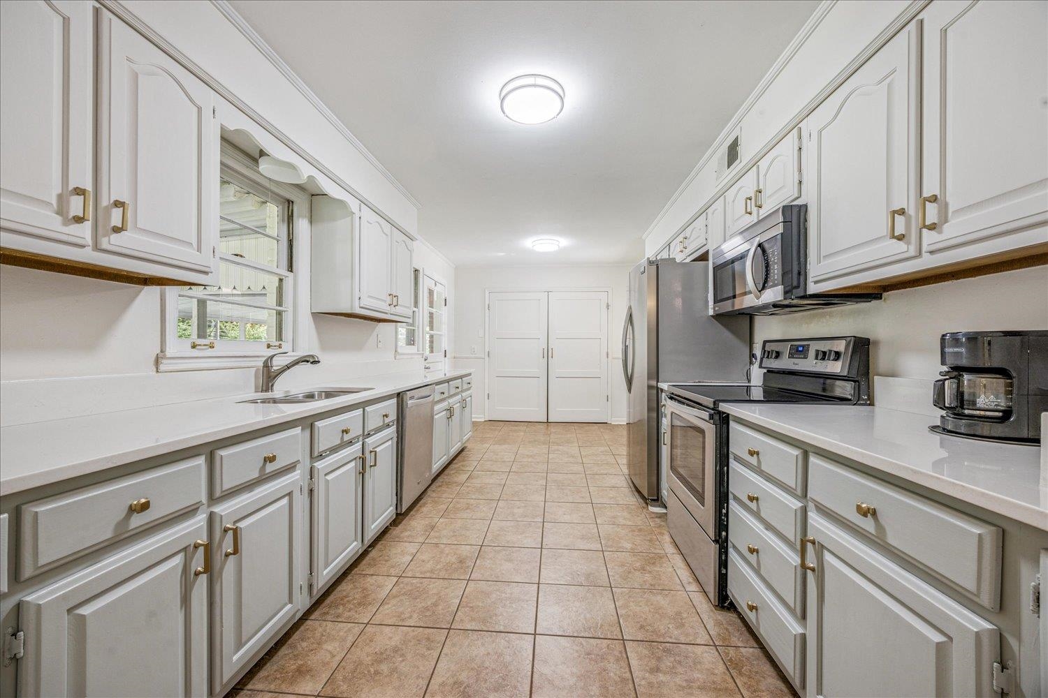 296 North White Station Road Memphis, TN 38117 - Photo 7 of 24