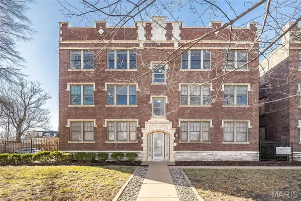 $167,000 | 4220 McPherson Avenue, Unit 304, St. Louis, MO 63108