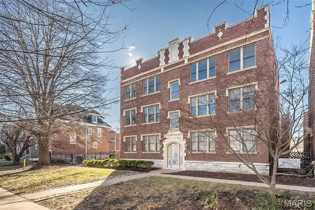 $177,000 | 4220 McPherson Avenue, Unit 304, St. Louis, MO 63108