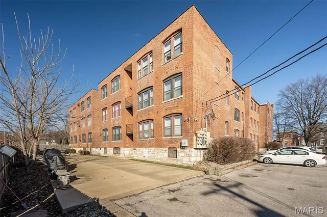 $177,000 | 4220 McPherson Avenue, Unit 304, St. Louis, MO 63108