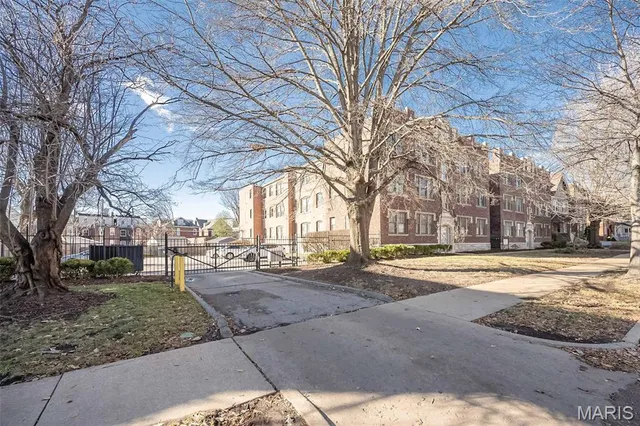 $177,000 | 4220 McPherson Avenue, Unit 304, St. Louis, MO 63108