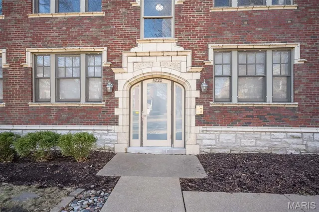 $177,000 | 4220 McPherson Avenue, Unit 304, St. Louis, MO 63108