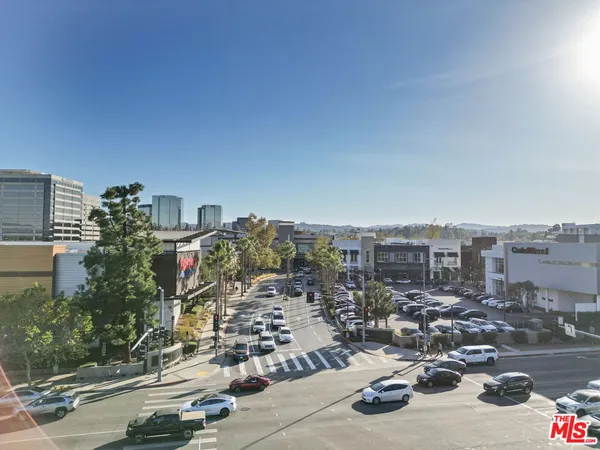 $1,750 | 8371 Northgate Avenue, Unit 16, Canoga Park, CA 91304