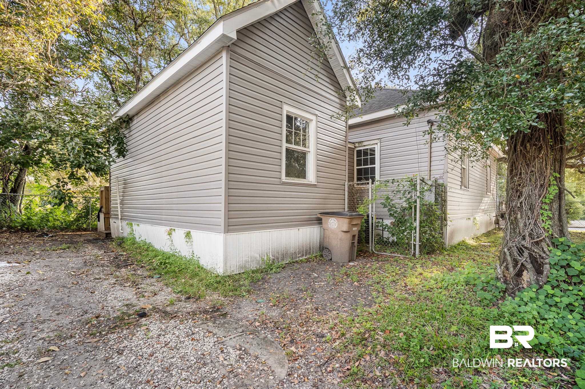 401 Gaston Street Mobile, AL 36603 - Photo 17 of 17 View of side of property