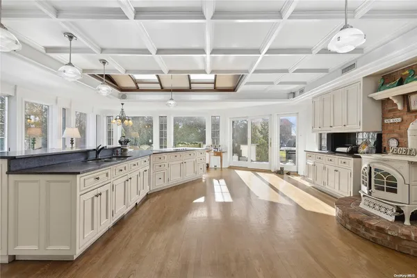 $4,750,000 | 104 Union Avenue, Center Moriches, NY 11934