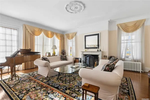 $4,750,000 | 104 Union Avenue, Center Moriches, NY 11934