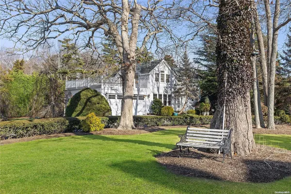 $4,750,000 | 104 Union Avenue, Center Moriches, NY 11934