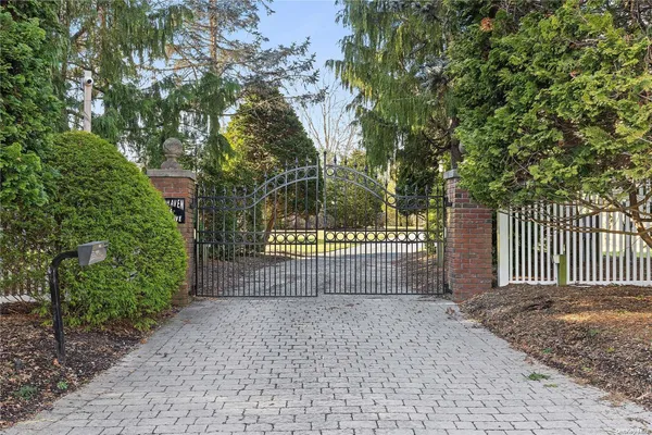 $4,750,000 | 104 Union Avenue, Center Moriches, NY 11934