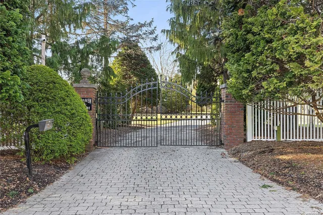 $4,995,000 | 104 Union Avenue, Center Moriches, NY 11934