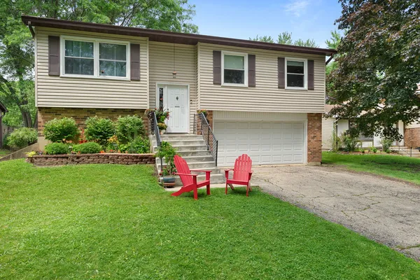 $420,000 | 138 South Berteau Avenue, Bartlett, IL 60103