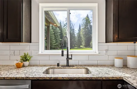 $900,000 | 20705 68th Place Northeast, Granite Falls, WA 98252