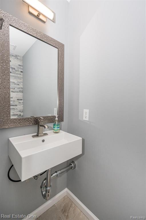 187 Saxon Court Rochester Hills, MI 48307 - Photo 22 of 47