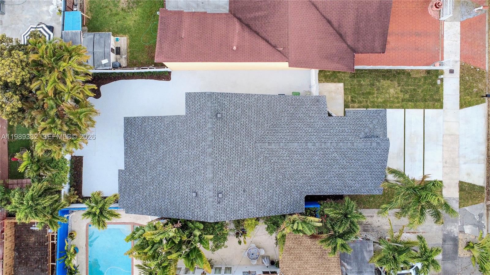 8961 Southwest 6th Street Miami, FL 33174 - Photo 5 of 26 view of a building