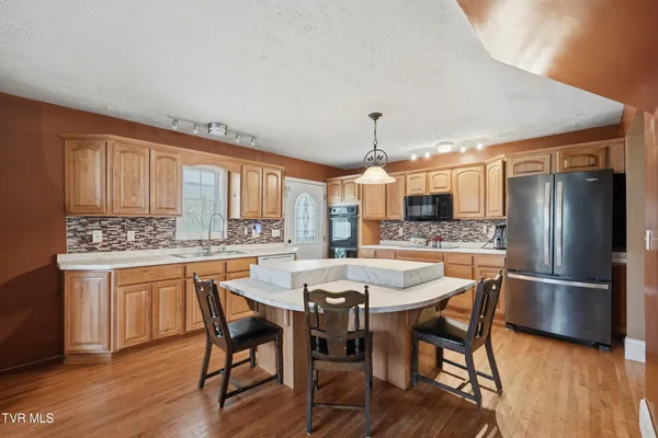 $249,999 | 138 Luttie Banner Drive, Castlewood, VA 24224