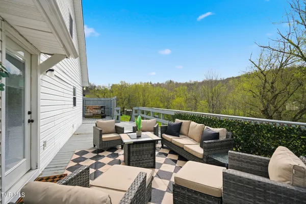$249,999 | 138 Luttie Banner Drive, Castlewood, VA 24224