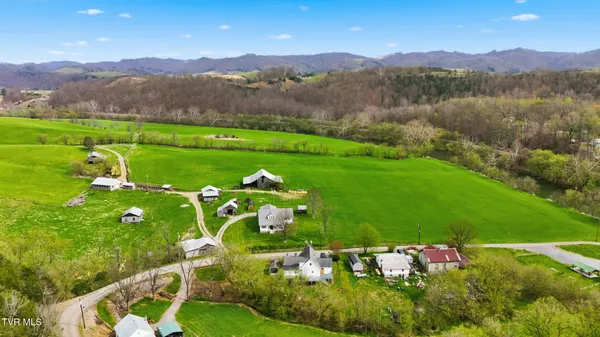 $249,999 | 138 Luttie Banner Drive, Castlewood, VA 24224