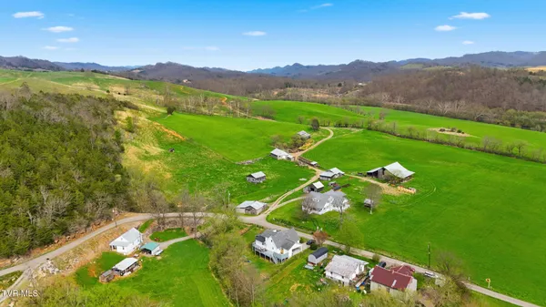 $249,999 | 138 Luttie Banner Drive, Castlewood, VA 24224