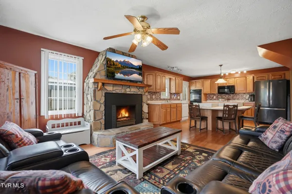 $249,999 | 138 Luttie Banner Drive, Castlewood, VA 24224