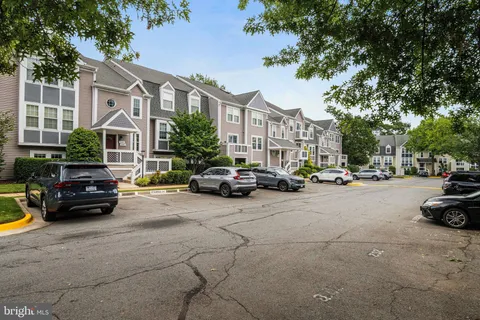 $289,000 | 12888 Grays Pointe Road, Unit A, Fairfax, VA 22033
