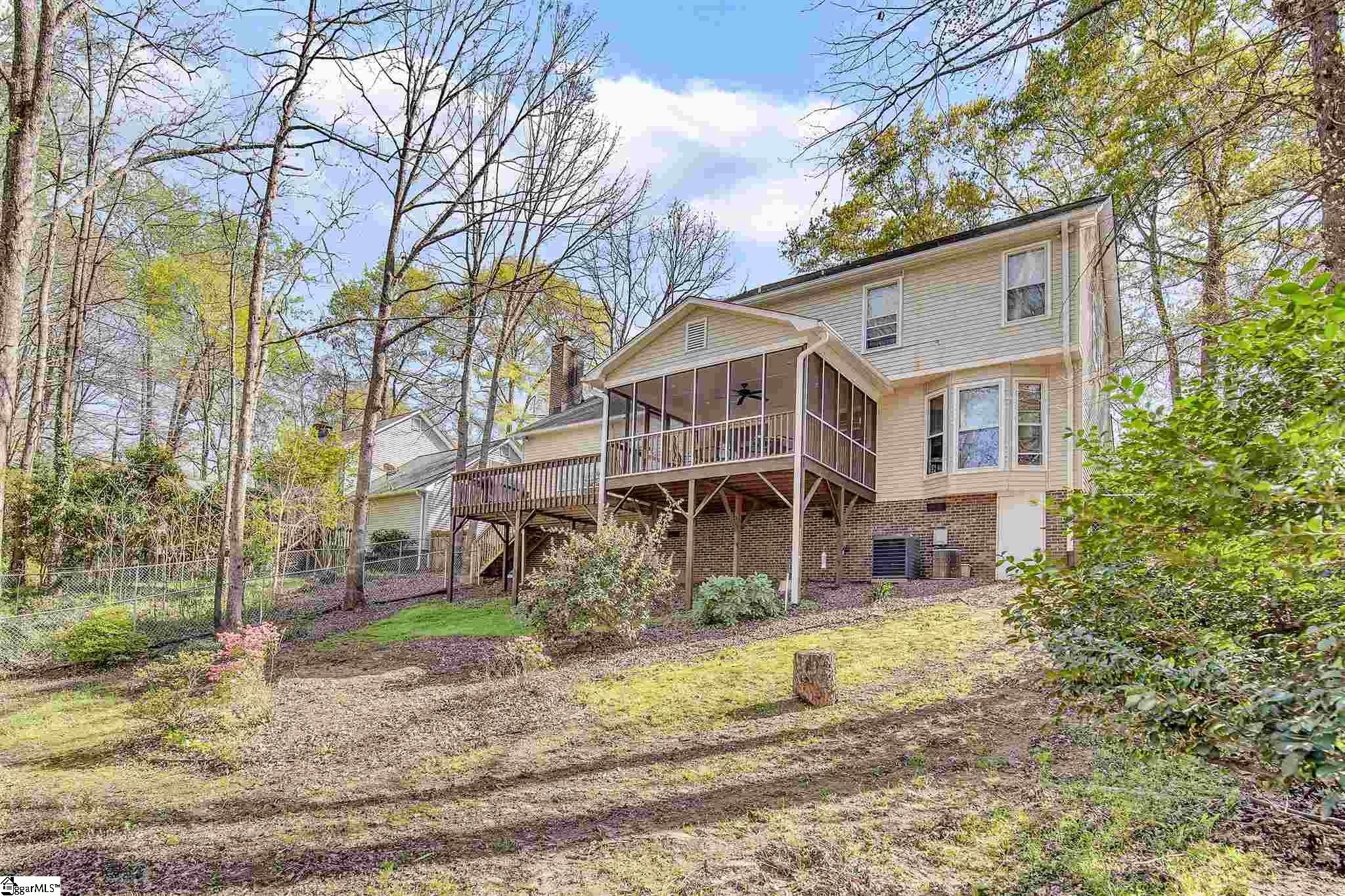 215 Burning Bush Road Mauldin, SC 29662 - Photo 5 of 36 Gallery Image 5