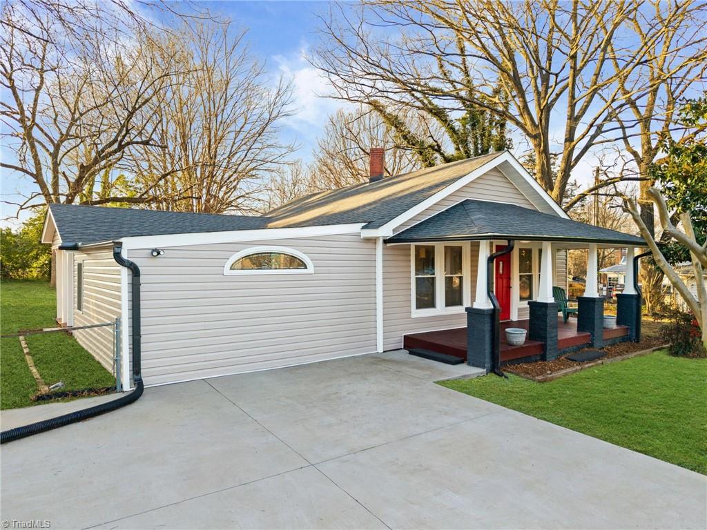 108 Wintergreen Road Winston-Salem, NC 27107 - Photo 3 of 45