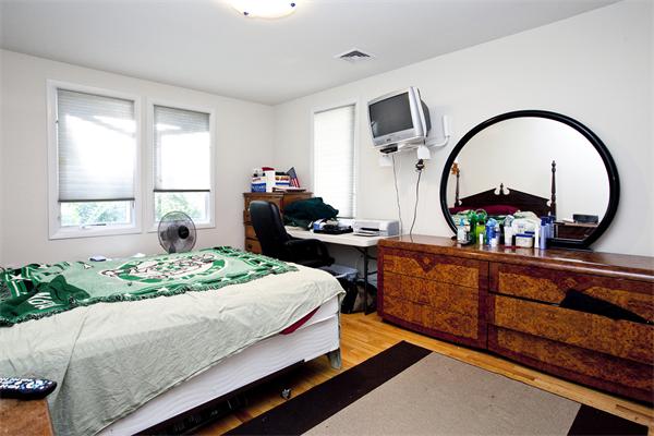 27 Loring Road Weston, MA 02493 - Photo 17 of 28 Gallery Image 17