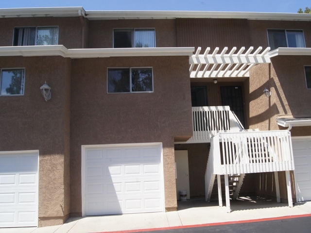 4236 Vista Del Rio Way Oceanside, CA 92057 - Photo 4 of 13 Gallery Image 4