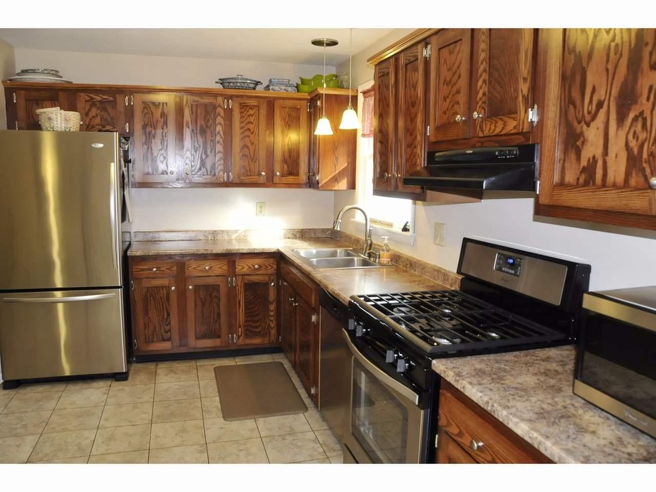 13 Canyon Road Colchester, VT 05446 - Photo 6 of 27 Gallery Image 6
