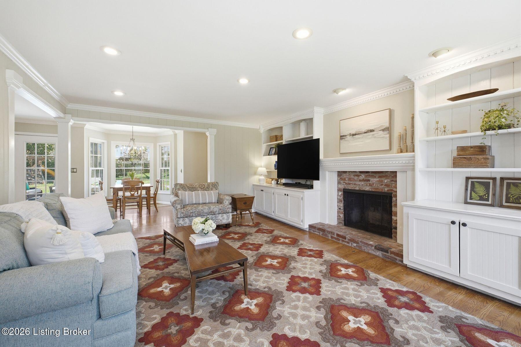 2006 Round Ridge Road Louisville, KY 40207 - Photo 6 of 42 photo_online_006