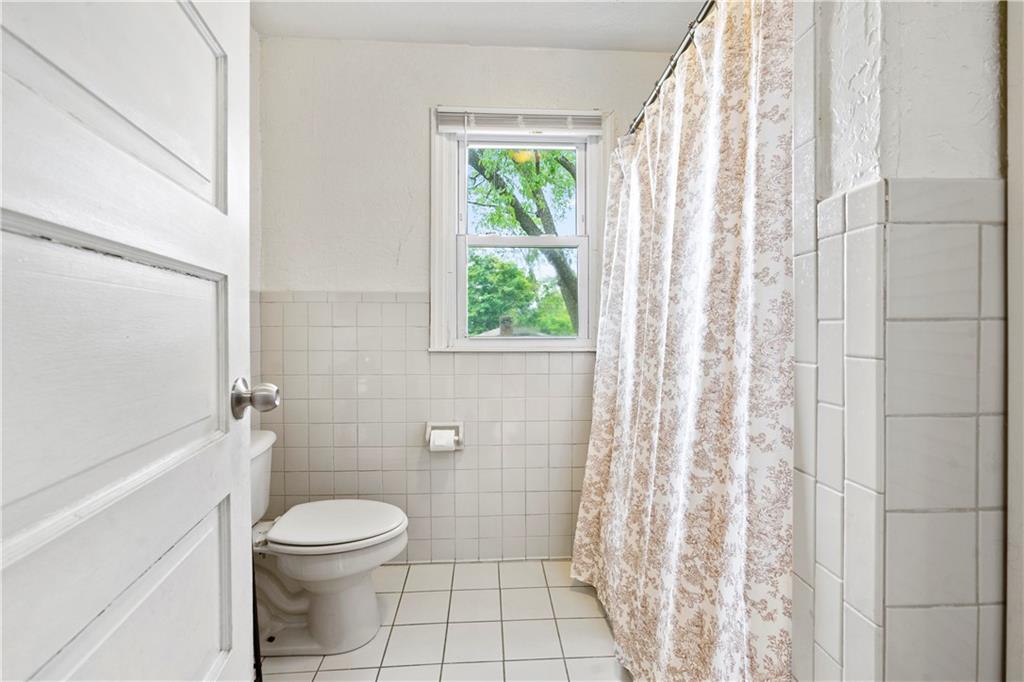 1051 Thorn Run Road Coraopolis, PA 15108 - Photo 18 of 25 Gallery Image 18
