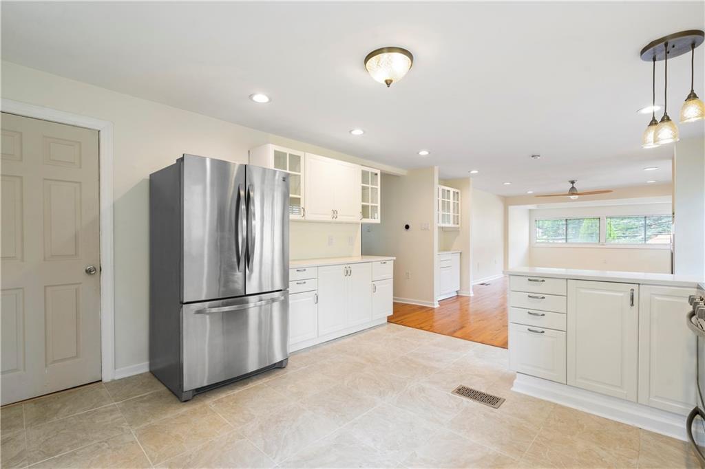 1051 Thorn Run Road Coraopolis, PA 15108 - Photo 3 of 25 Gallery Image 3