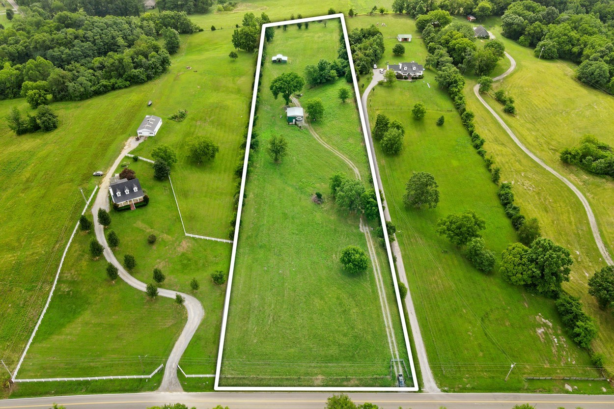 1035 North Dickerson Chapel Road Lebanon, TN 37087 - Photo 2 of 19 a view of an aerial view of tennis court