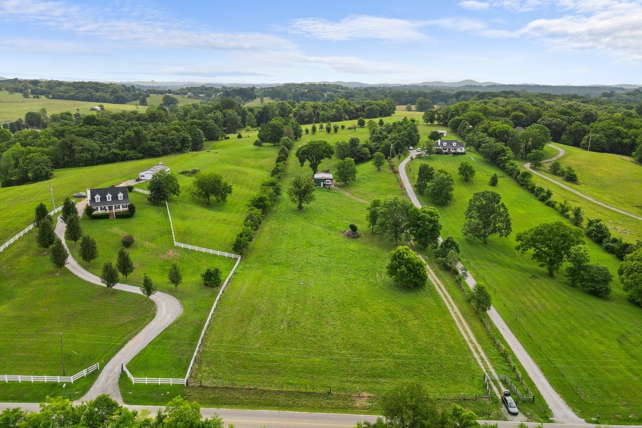 1035 North Dickerson Chapel Road Lebanon, TN 37087 - Photo 3 of 19 a view of a tennis court
