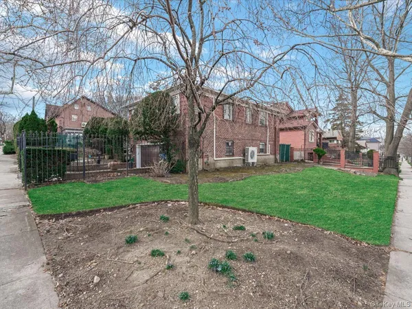 $1,428,888 | 82-04 141st Street | Briarwood
