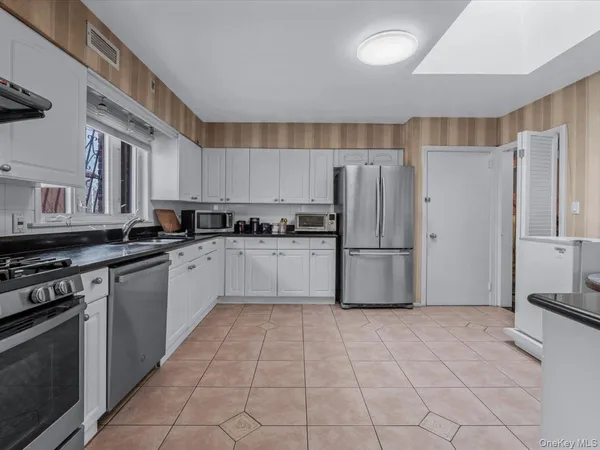$1,428,888 | 82-04 141st Street | Briarwood