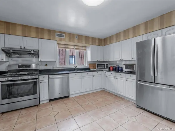 $1,428,888 | 82-04 141st Street | Briarwood