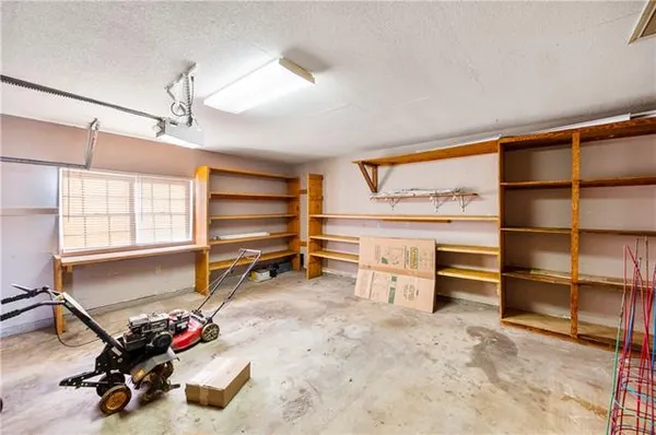 $335,000 | 6206 West Pointe Boulevard, Alexandria, LA 71303